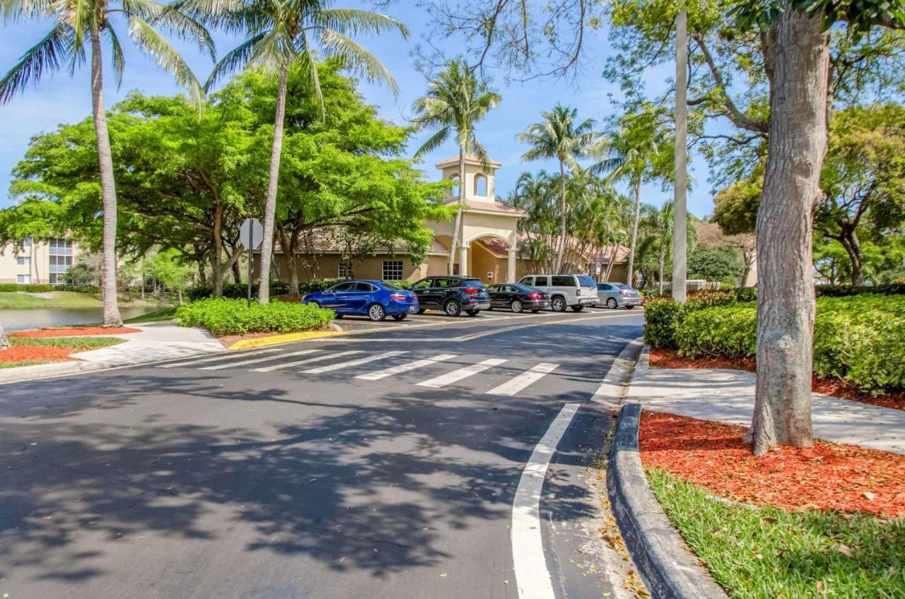 Luxurious Apartments With Pool And Gym At Boynton Beach Exterior foto